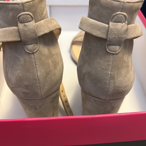 Vince Camuto Suede Heel - Picture 6 of 16